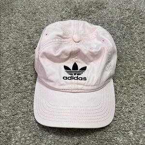 Light Pink Baseball Cap with Classic Design and Soft Fabric
